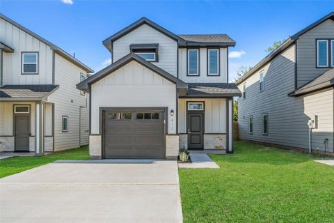 Photo of 410 W Marlin Street, Willis, TX 77378 (MLS # 17403277)