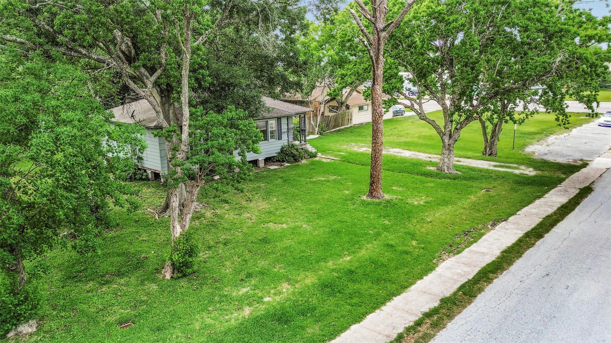 2404 Pearland Avenue