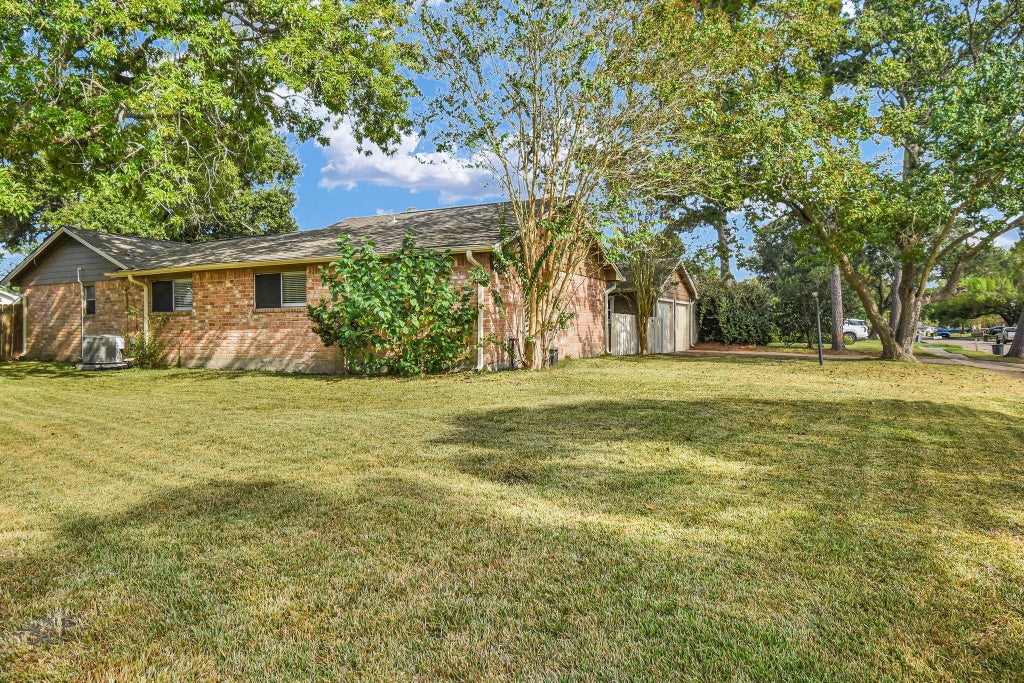 Photo of 16103 Tibet Road, Friendswood, TX 77546 (MLS # 54344977)