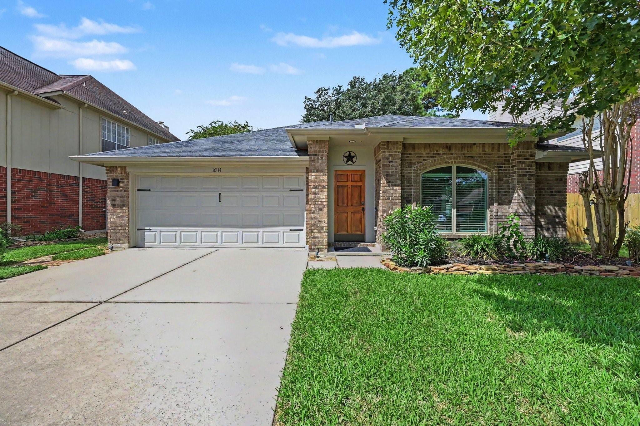 16114 N Lakestone Drive