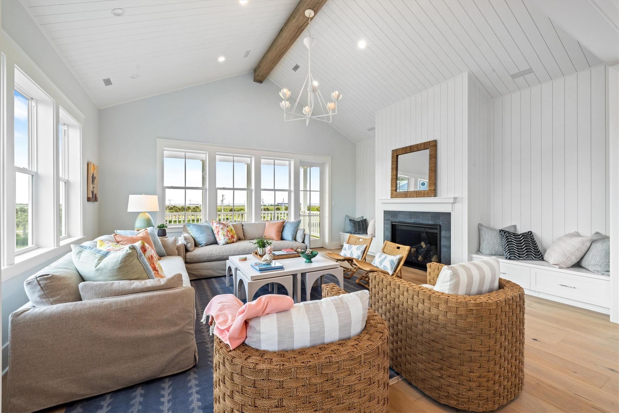 2602 E Seaside Drive