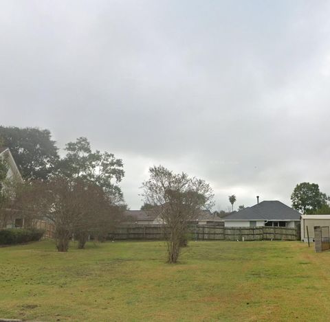 Vacant Land For Sale - 8117 Woodfern Court<br/> Port Arthur, TX 77642