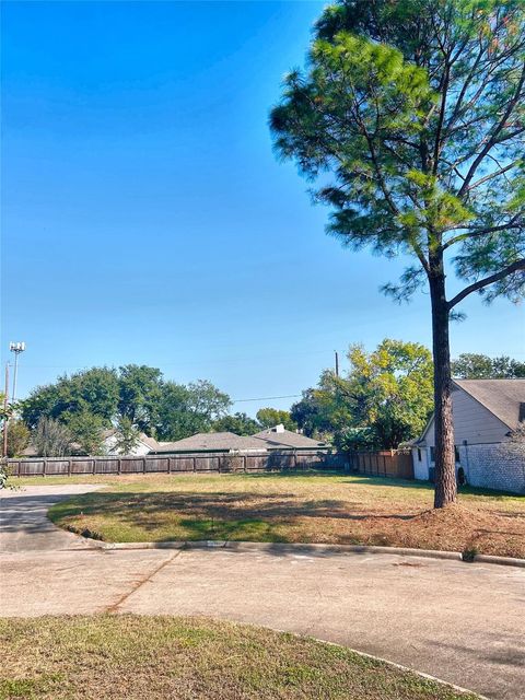 Photo of 9814 Kindletree Circle, Houston, TX 77040 (MLS # 90621126)