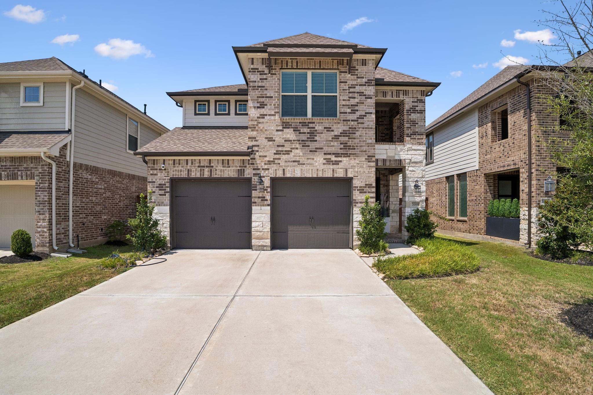 7019 Golden Groundsel Drive