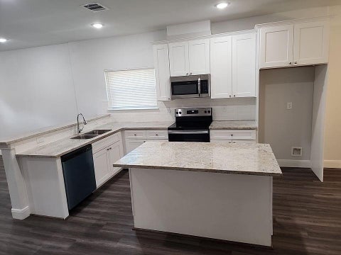 Photo of 1029 Calvin Avenue #B, Houston, TX 77088 (MLS # 84584495)