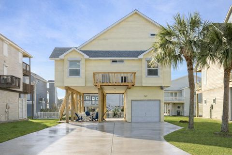 Photo of 13723 Pirates Beach Boulevard, Galveston, TX 77554 (MLS # 59647778)