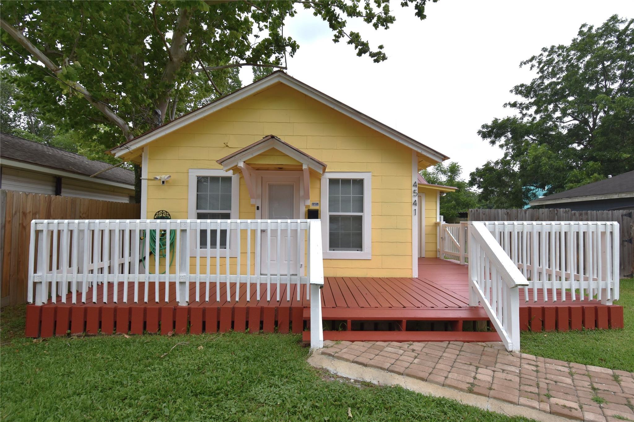 4541 Dakota Street