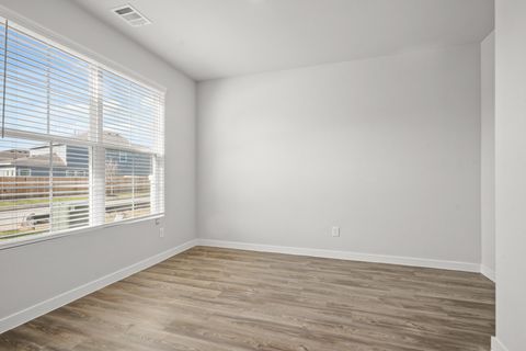 Tiny photo for 618 Cherry Tree Drive, La Marque, TX 77568 (MLS # 25027010)