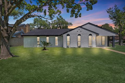 Photo of 11402 Ash Creek Drive, Houston, TX 77043 (MLS # 16160364)