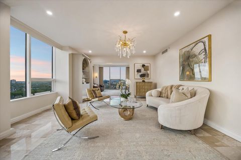 Photo of 5100 San Felipe Street #164E, Houston, TX 77056 (MLS # 9409186)