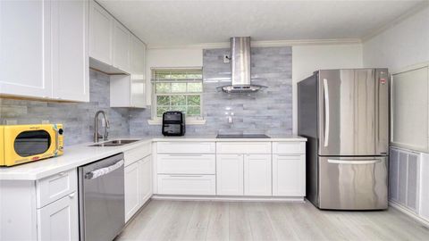 Photo of 5538 Holly Street #316, Houston, TX 77081 (MLS # 46016531)