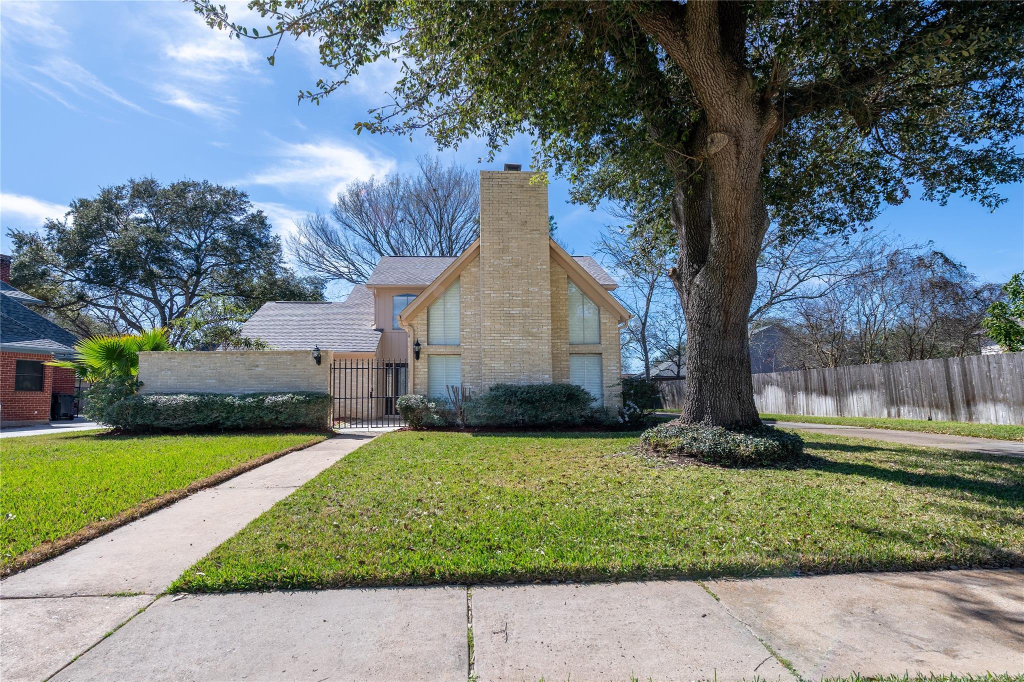 2542 Hodges Bend