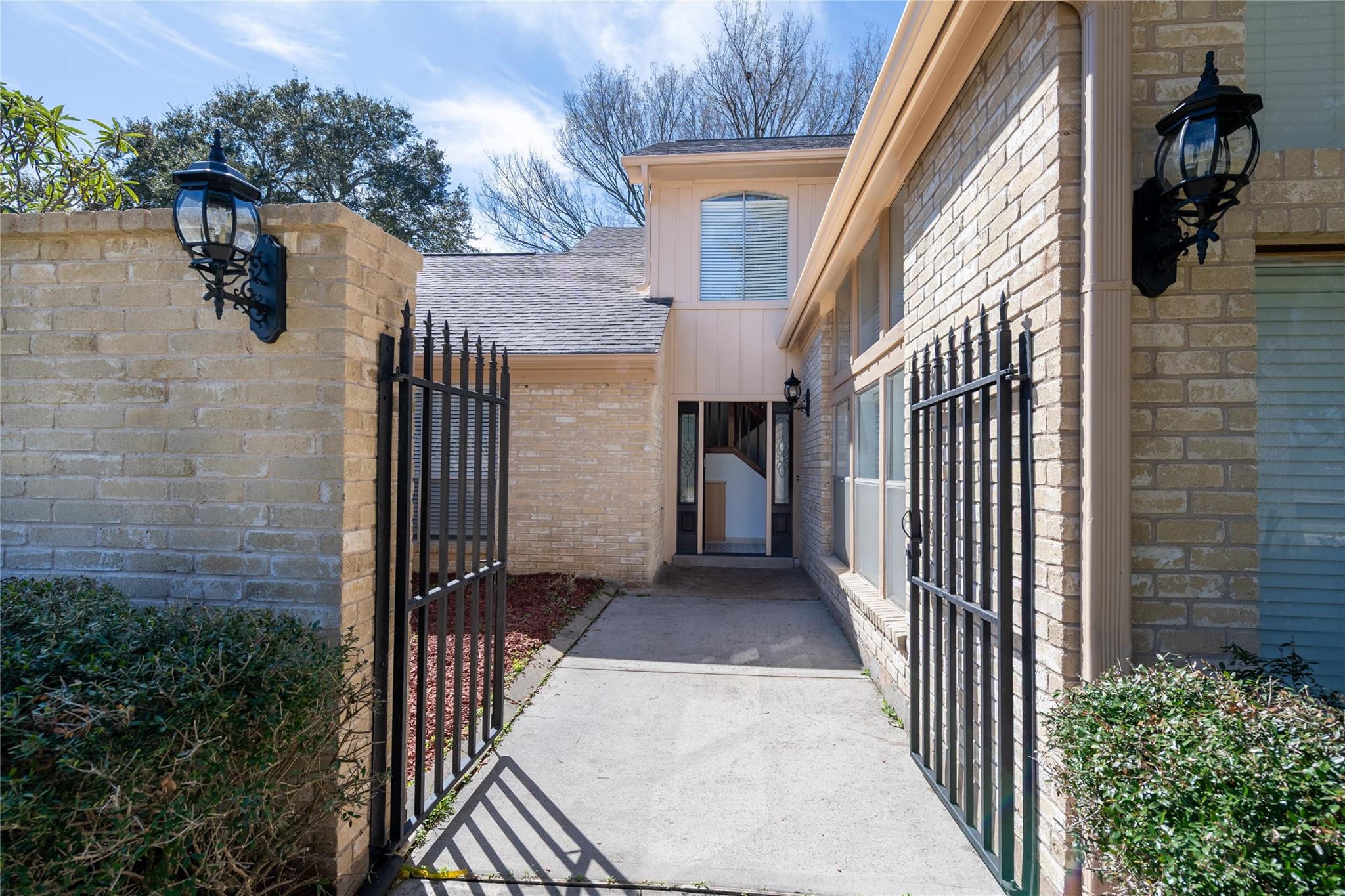 2542 Hodges Bend