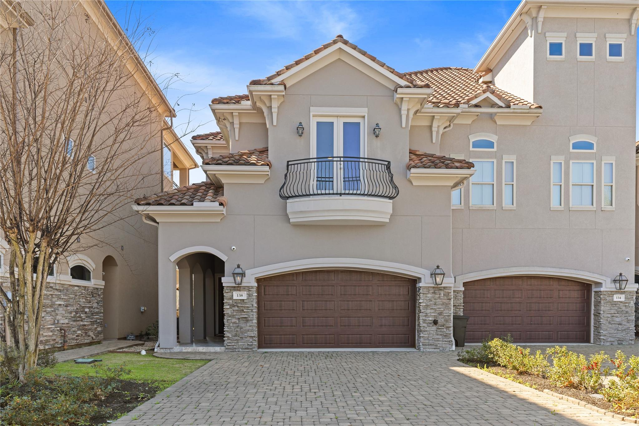 138 La Vie Drive