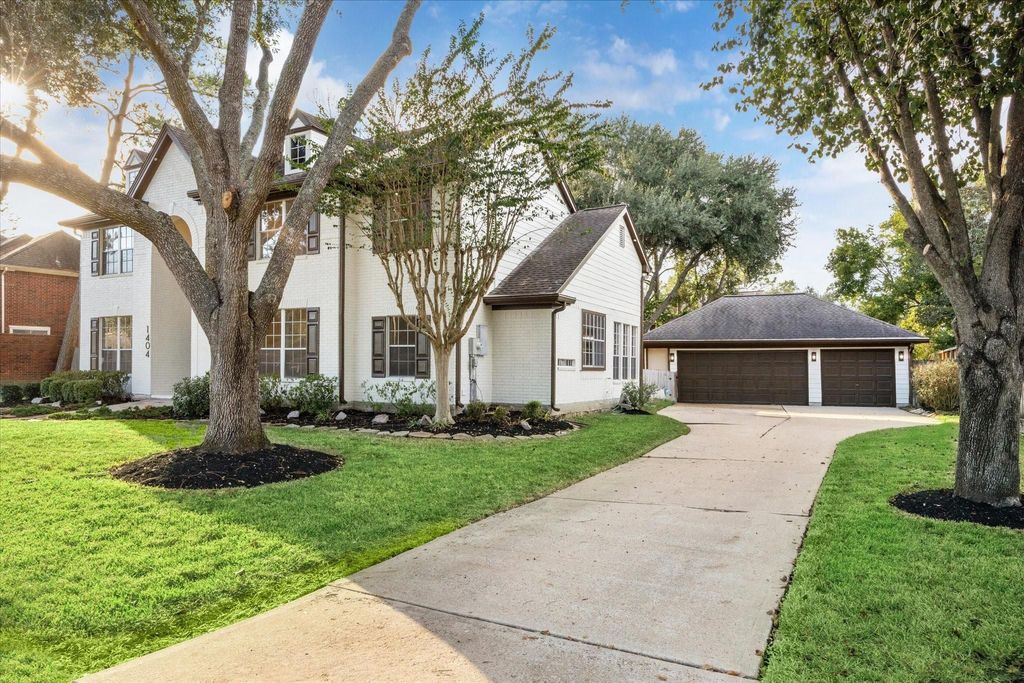 Photo of 1404 Blueberry Lane, Friendswood, TX 77546 (MLS # 92628251)