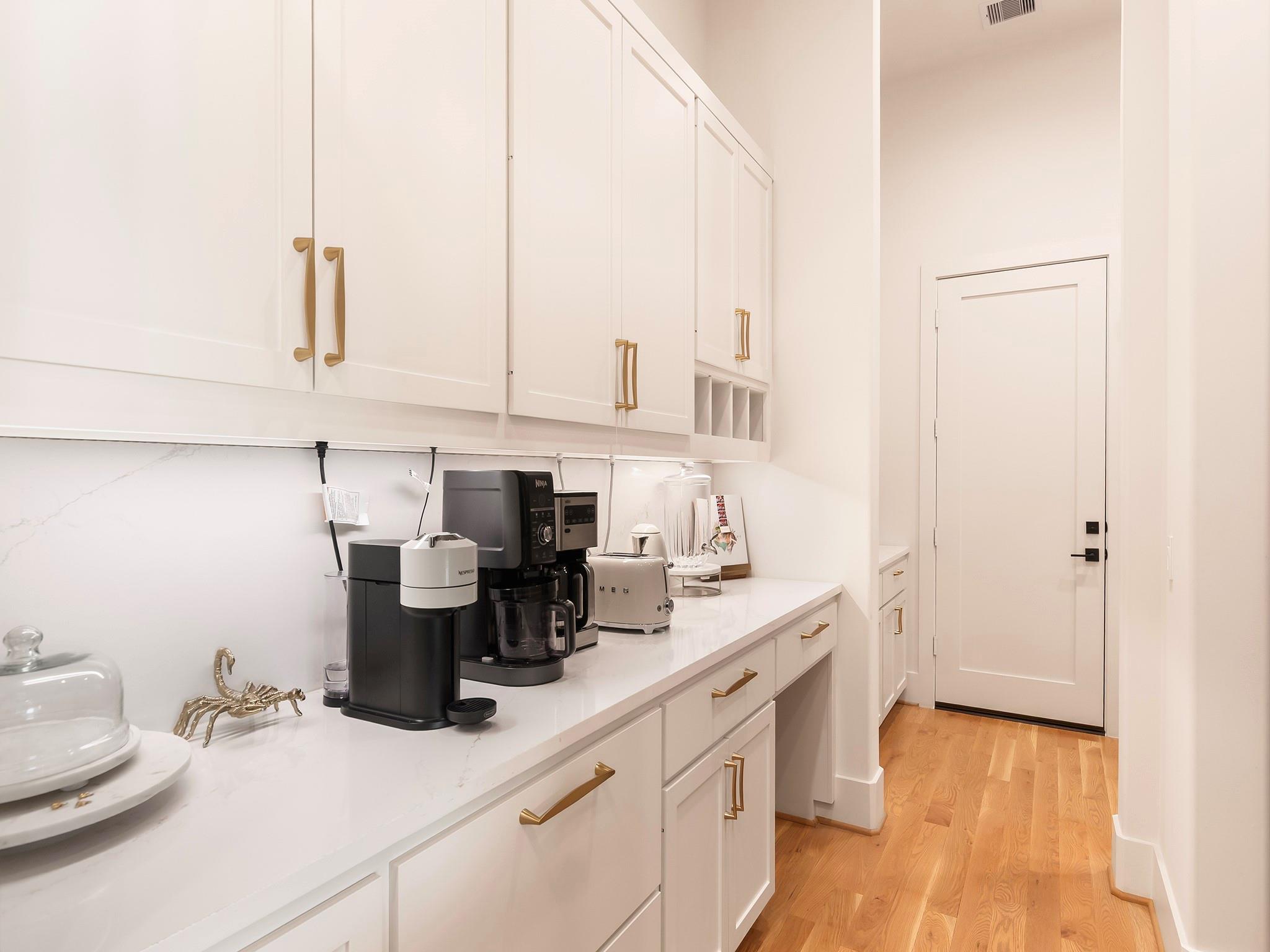 Houston, Texas, 77027, United States, 5 Bedrooms Bedrooms, ,8 BathroomsBathrooms,Residential,Active,2027285