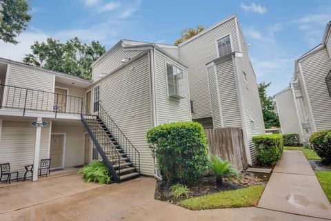 Photo of 9809 Richmond Avenue #C16, Houston, TX 77042 (MLS # 15785797)