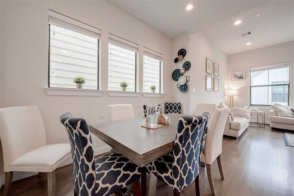 Photo of 3905 Tulane Oak Drive, Houston, TX 77018 (MLS # 69907400)