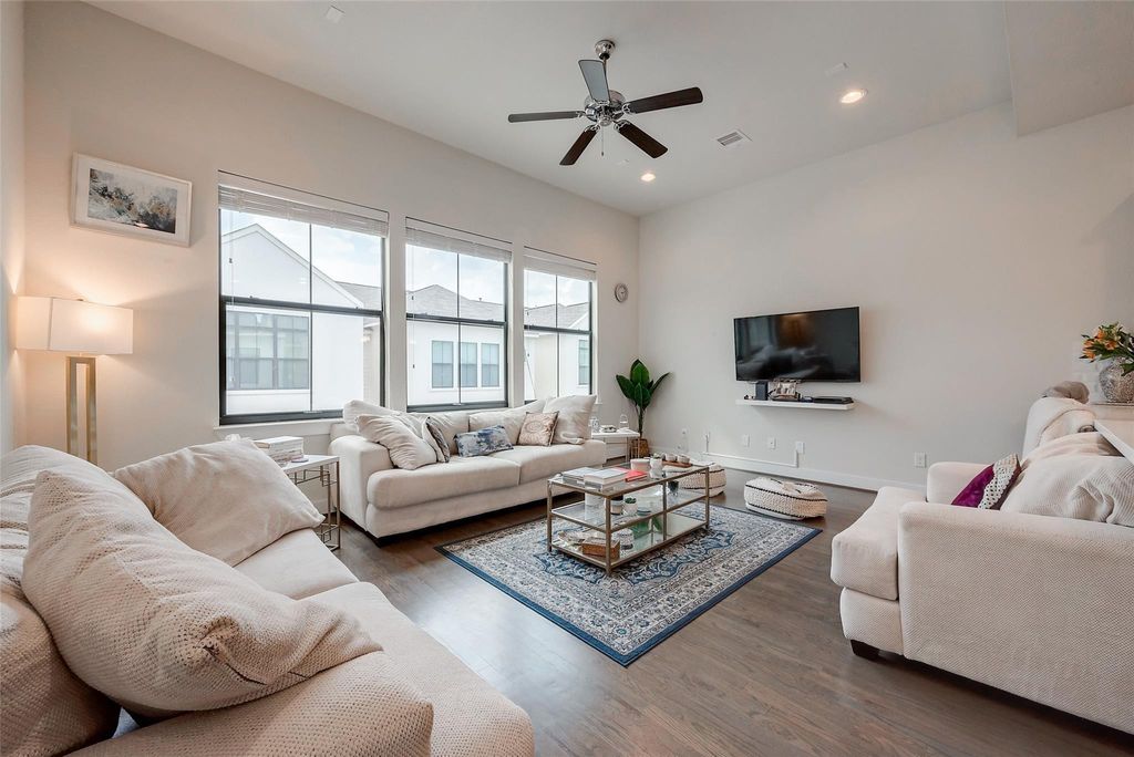 Photo of 3905 Tulane Oak Drive, Houston, TX 77018 (MLS # 69907400)