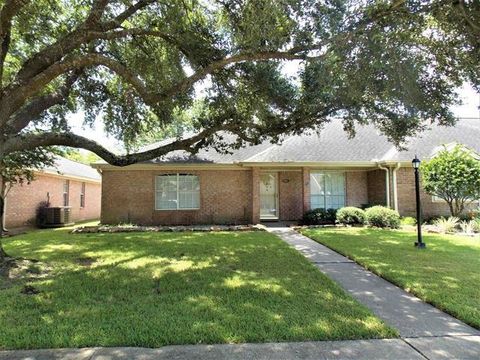 Photo of 7965 Pecan Drive, Beaumont, TX 77713 (MLS # 55931001)