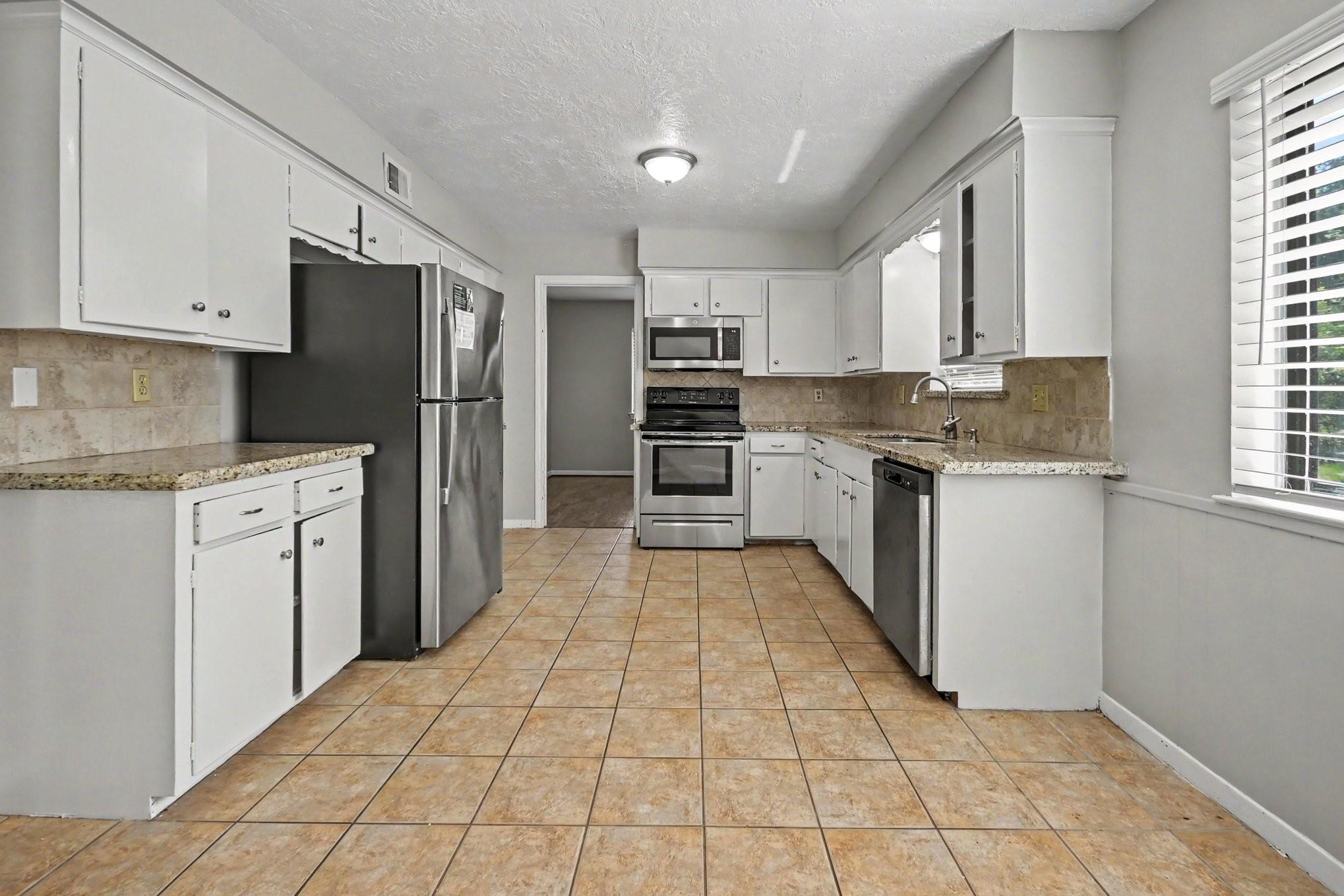 5113 Cottonwood Circle