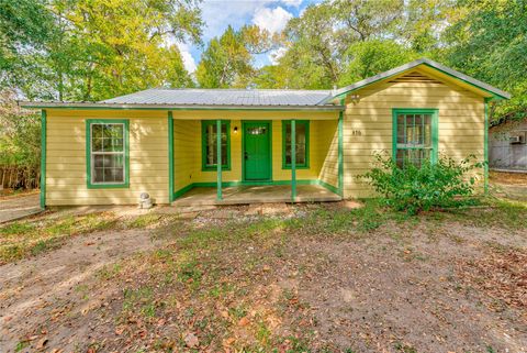 Photo of 816 Ogden Street, Jasper, TX 75951 (MLS # 29731215)