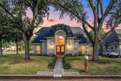 Photo of 5338 Holly View Drive, Houston, TX 77091 (MLS # 28068312)
