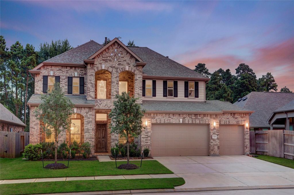 Photo of 13214 Westmont Heights Lane, Houston, TX 77044 (MLS # 9640136)