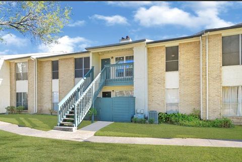 Photo of 250 El Dorado Boulevard #224, Houston, TX 77598 (MLS # 34317703)