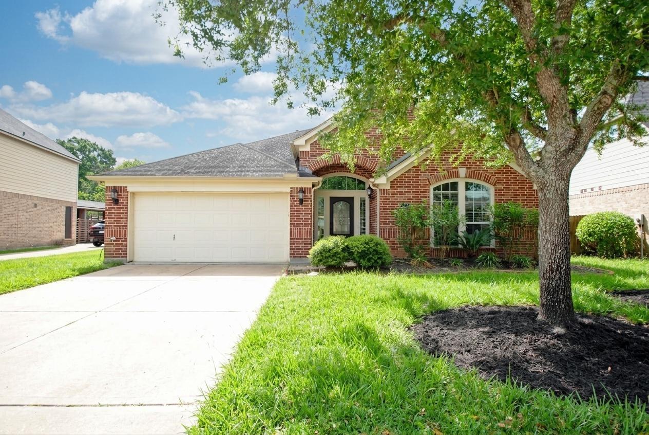 2435 Pioneer Oaks Drive