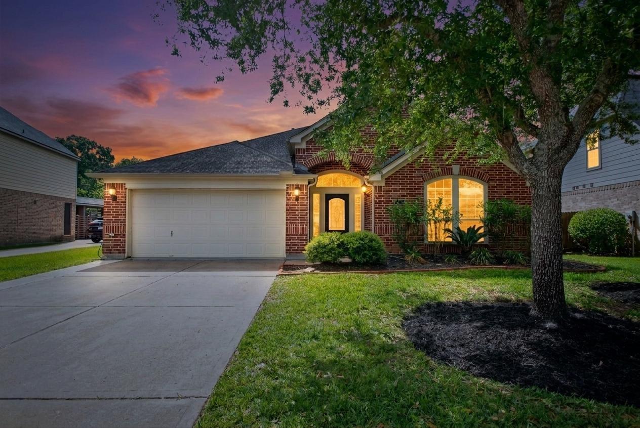2435 Pioneer Oaks Drive
