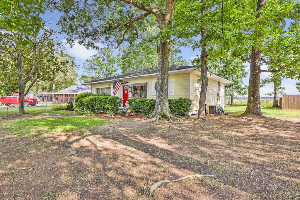 Photo of 23718 E Webb Road, Porter, TX 77365 (MLS # 4973730)