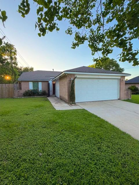 Photo of 14244 Bay Gardens Drive, Sugar Land, TX 77498 (MLS # 93198369)