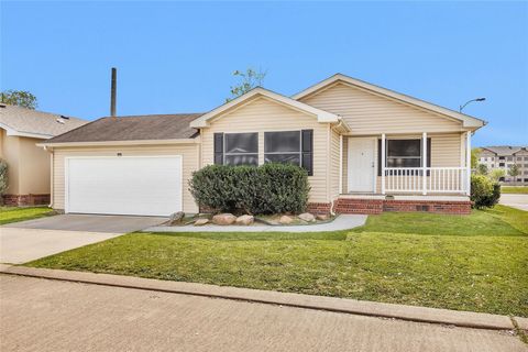 Photo of 10027 Berrypatch Lane, Tomball, TX 77375 (MLS # 44993548)