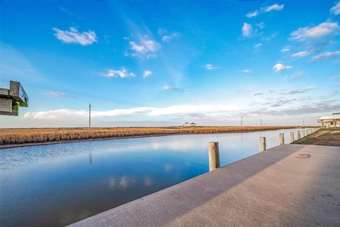 Photo of 1111 Gator Point, Crystal Beach, TX 77650 (MLS # 79587089)