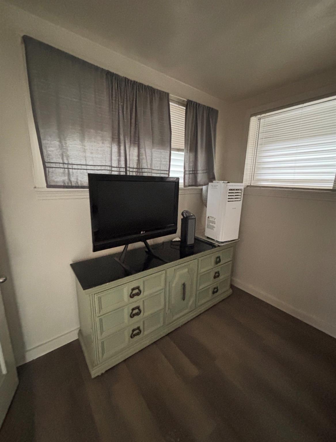 928 Main Street 922