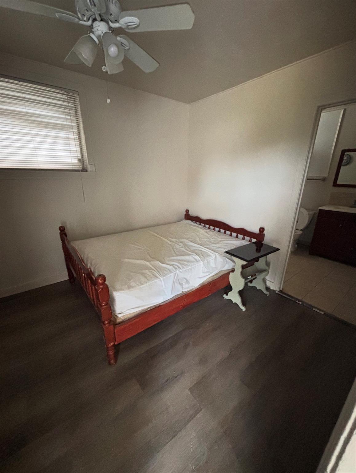 928 Main Street 922