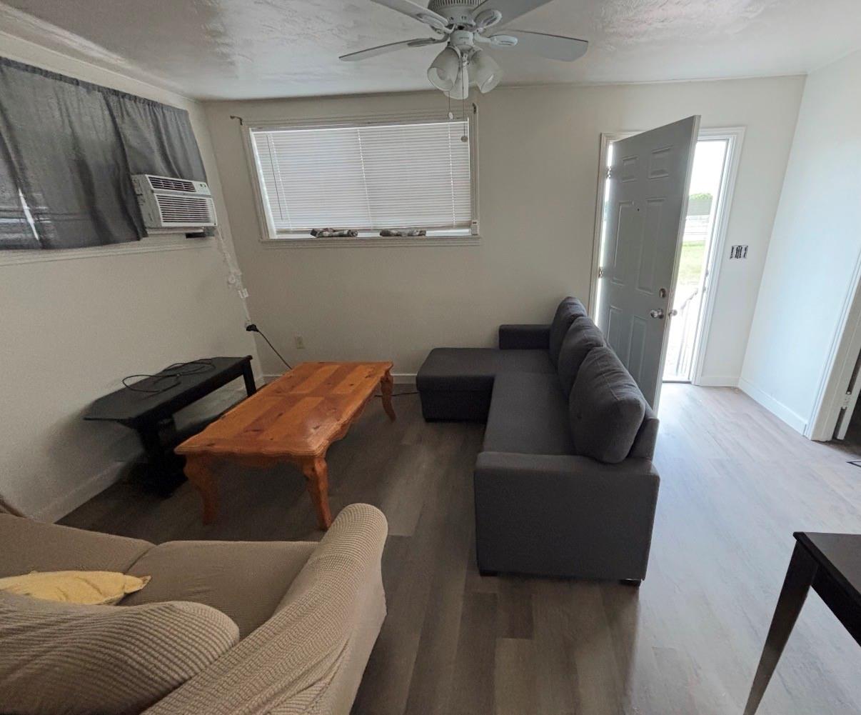 928 Main Street 922