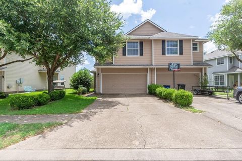 Photo of 242 Drake Run Lane, Dickinson, TX 77539 (MLS # 2477281)