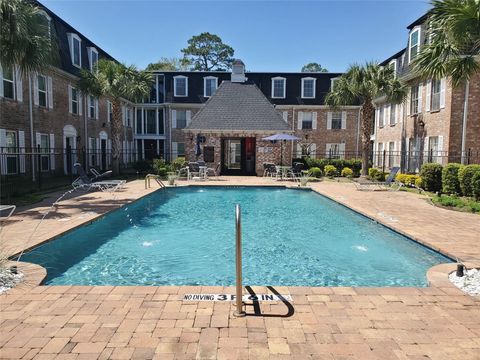 Photo of 361 N Post Oak Lane #131, Houston, TX 77024 (MLS # 526487)