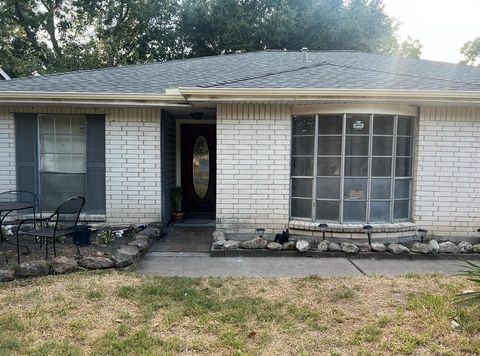 Photo of 10907 Montverde Lane, Houston, TX 77099 (MLS # 22617671)