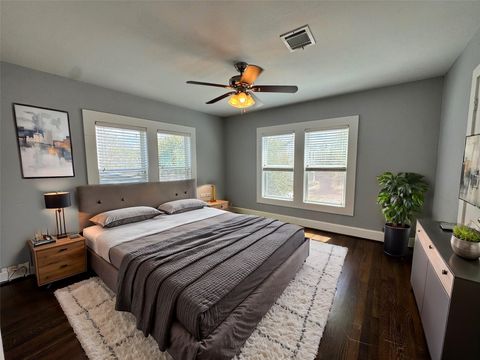 Photo of 1011 E 6th 1/2 Street #4, Houston, TX 77009 (MLS # 21082970)