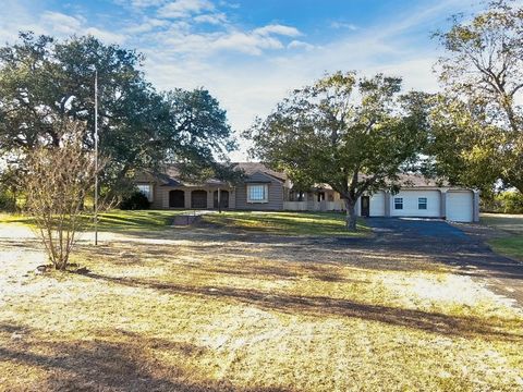 Vacant Land For Sale - 2248 Us Highway 77a<br/> Yoakum, TX 77995