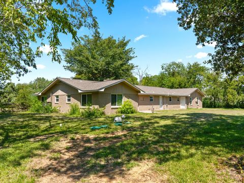 Photo of 527 County Road 214, Bay City, TX 77414 (MLS # 20682929) Photo of 527 County Road 214, Bay City, TX 77414 (MLS # 20682929)