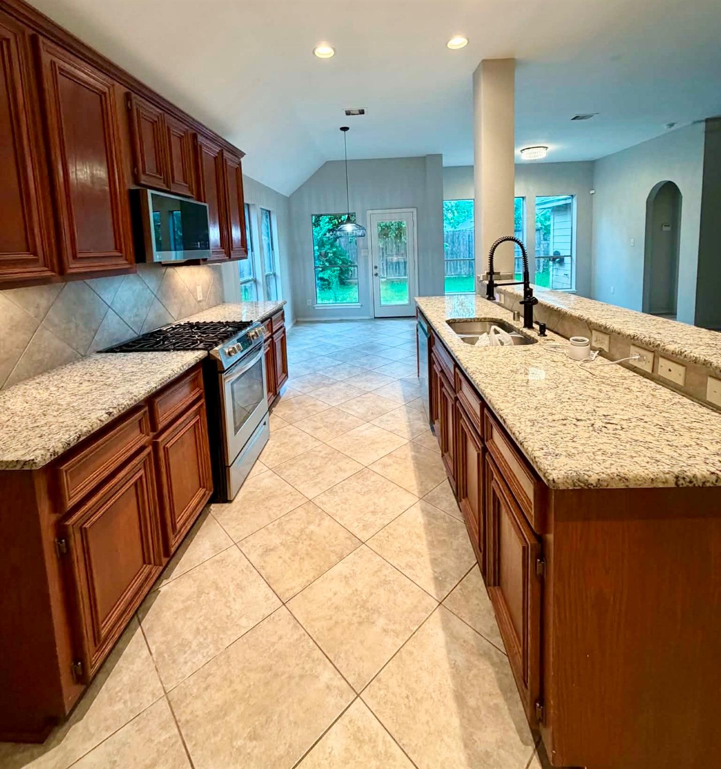 5607 Wagon Wheel Lane