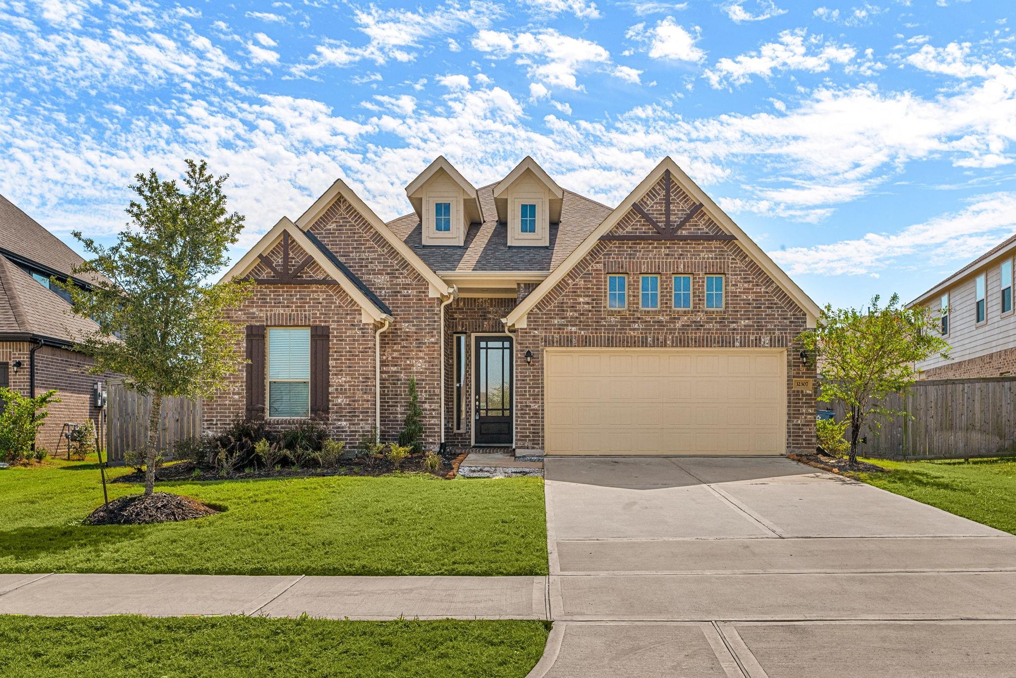32307 Elmwood Manor