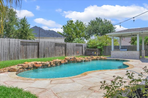 Tiny photo for 716 High Ridge Drive, Friendswood, TX 77546 (MLS # 65775381)