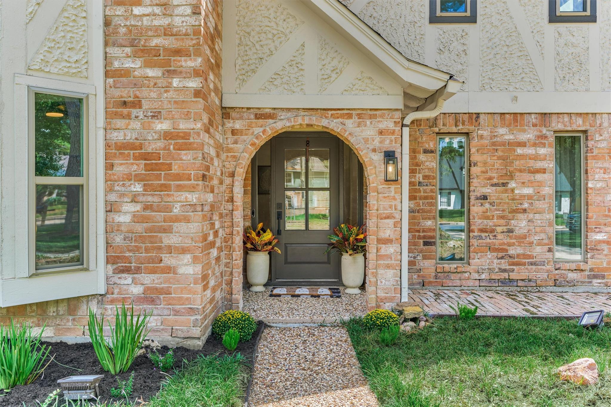 6307 Hickorycrest Drive