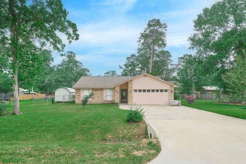 Photo of 619 Pinewood Drive, Conroe, TX 77385 (MLS # 19001142)