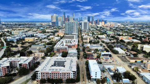 Photo of 3800 Main Street #1-437, Houston, TX 77002 (MLS # 4589631) Photo of 3800 Main Street #1-437, Houston, TX 77002 (MLS # 4589631)